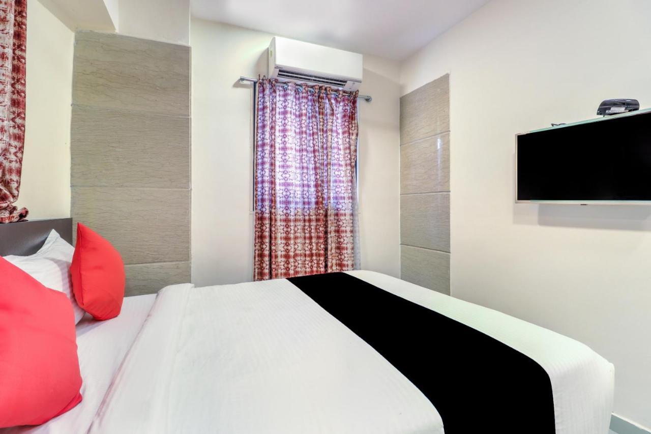 Hotel Crystal Inn Мумбай Екстериор снимка