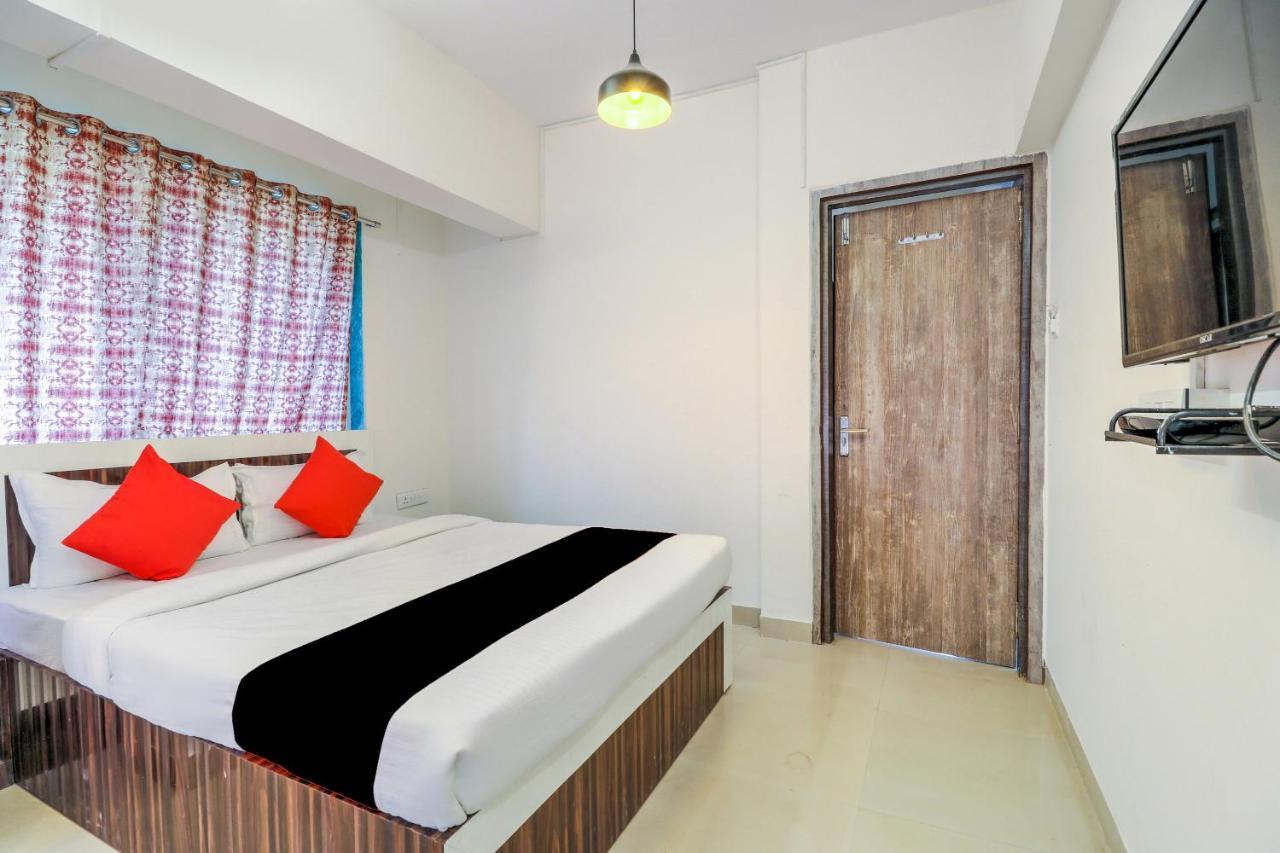 Hotel Crystal Inn Мумбай Екстериор снимка