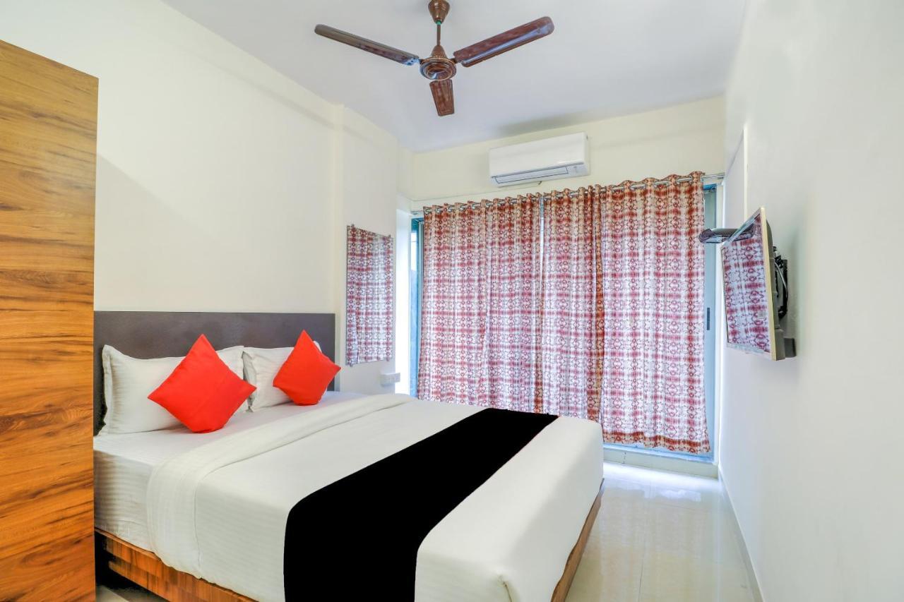 Hotel Crystal Inn Мумбай Екстериор снимка