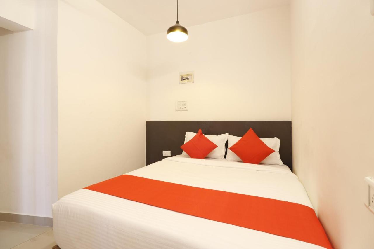 Hotel Crystal Inn Мумбай Екстериор снимка